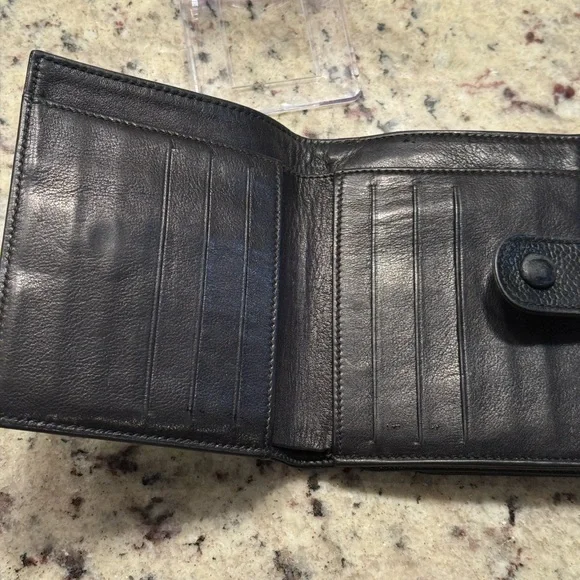Chanel Black Caviar Wallet includes authenticity card - Picture 5 of 9